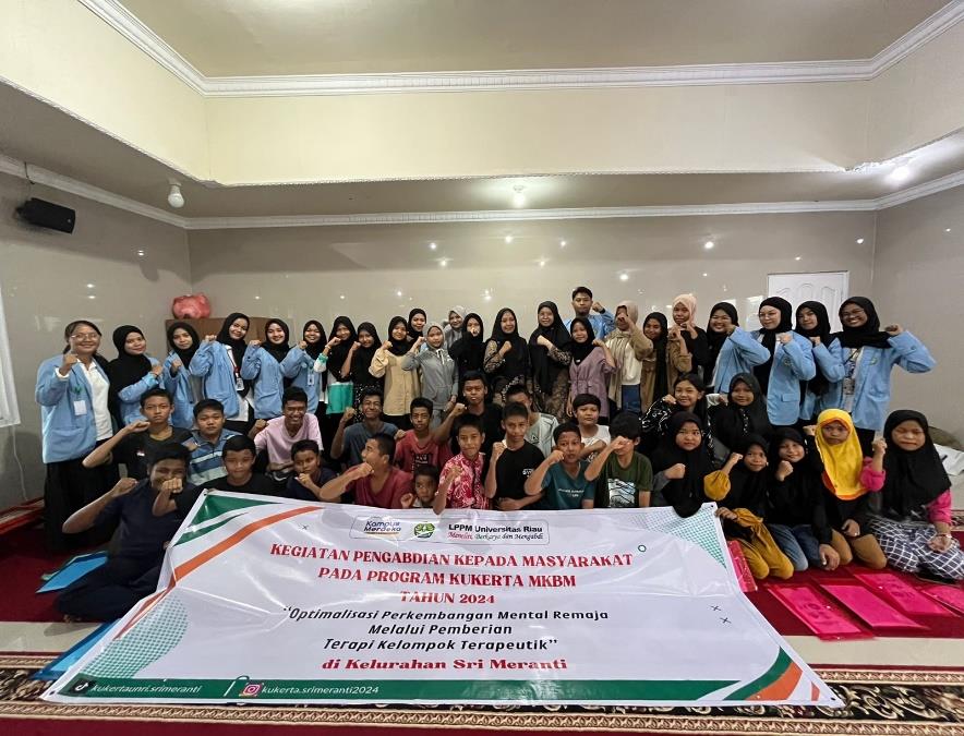 Mahasiswa Keperawatan Unri terapi kelompok terapeutik di Kelurahan Sri Meranti (foto/ist)